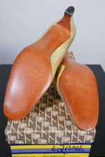mid 1960s party shoes cocktail eveningwear pumps gold metallic square toes 2-inch heels size 8N
