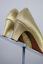 mid 1960s party shoes cocktail eveningwear pumps gold metallic square toes 2-inch heels size 8N