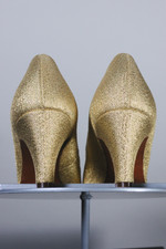 mid 1960s party shoes cocktail eveningwear pumps gold metallic square toes 2-inch heels size 8N