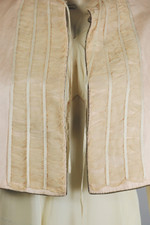 Gilded Age 1890s Victorian short cape capelet size XS-S ivory wool gold metallic couched embroidered paisley trim