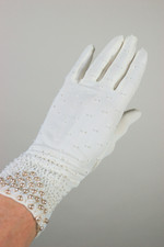 1960s vintage gloves off-white ivory beaded pearls bridal wedding size 6.5 XS S