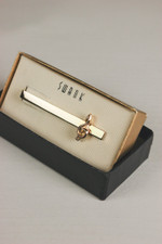 unused in original box 1940s 50s SWANK tie clip bar musician treble clef design goldtone