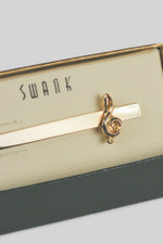 unused in original box 1940s 50s SWANK tie clip bar musician treble clef design goldtone