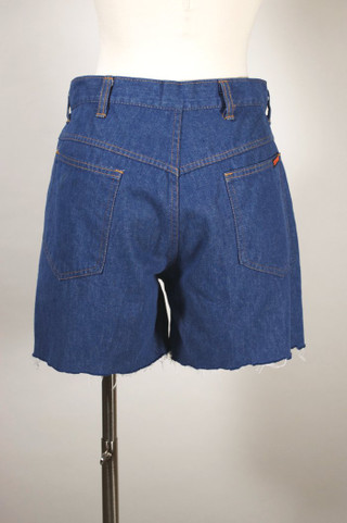 Medium blue cotton denim Lee 70s 80s jean shorts cutoffs 32