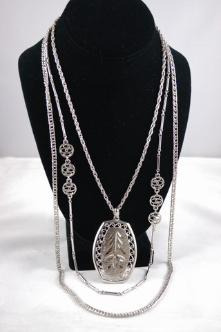 3 strand multistrand silver metal chains layered necklace 1960s 70s vintage jewelry