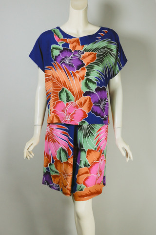 wide leg shorts and top set early 80s New Wave era loose fit tropical Hawaiian floral print rayon S-M