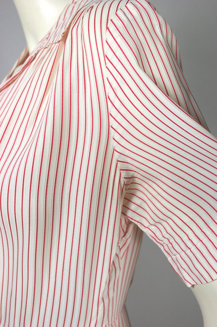 Textured red white stripe rayon dress late 1940s shirtwaist M 38-39 bust