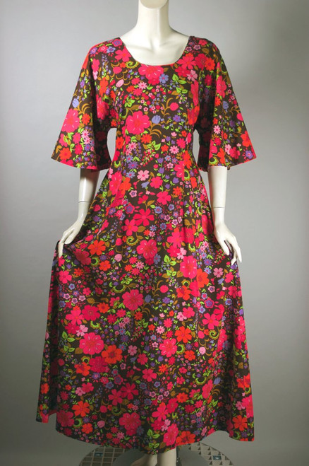 vintage muumuu style caftan maxi dress late 1960s bright floral M