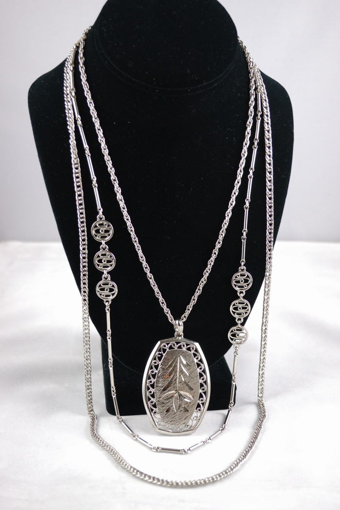 3 strand multistrand silver metal chains layered necklace 1960s 70s vintage jewelry