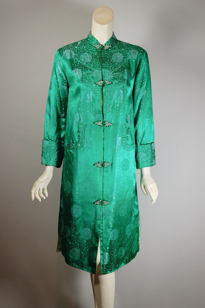 emerald green robe dressing gown 1960s vintage evening coat  loungewear size S 36 inch bust