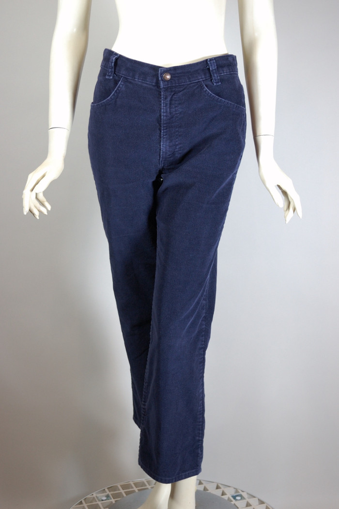 70s 80s Levi’s cords corduroy jeans white tab unisex 36 by 26 inches straight leg cropped length womens S