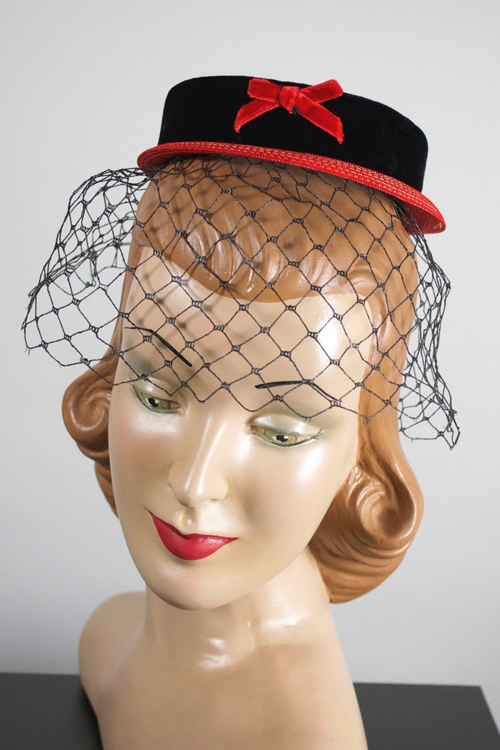 1960s hat fascinator mini pillbox red straw black velvet with veil Sally Victor