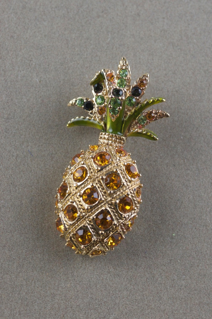 vintage tiki Hawaiian style brooch pin rhinestone pineapple signed Monet