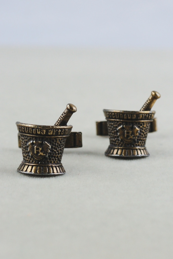 mortar and pestle pharmacist gift RX novelty design cufflinks 1950s 1960s midcentury menswear
