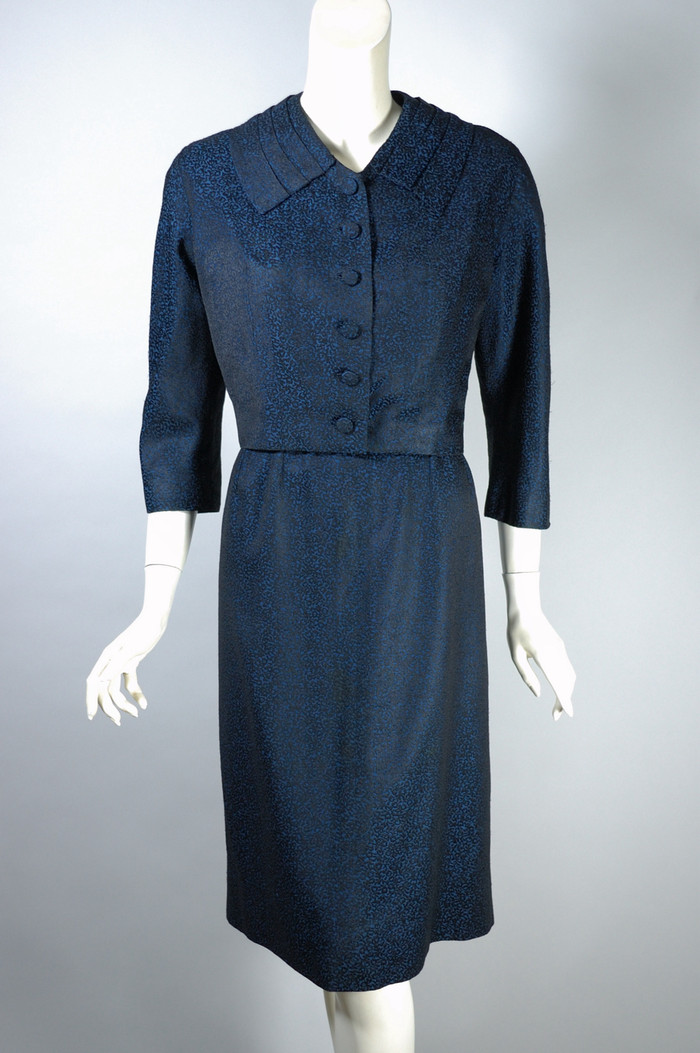 late 50s early 60s skirt suit cocktail dress jacket set blue black silk brocade hourglass fit S 26 waist