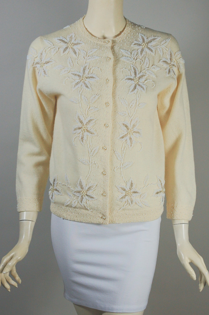 cream white lambswool angora beaded vintage sweater cardigan 1950s 60s size M 38