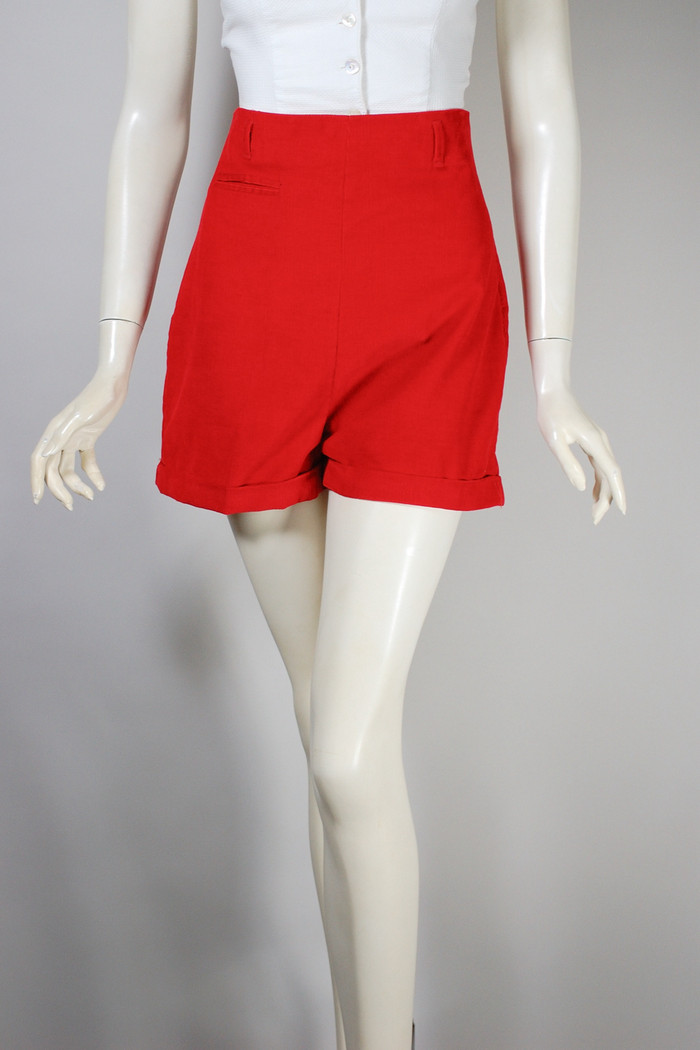 vintage short shorts 1950s lipstick red corduroy pin-up style cuffed hem 26 27 waist XS S