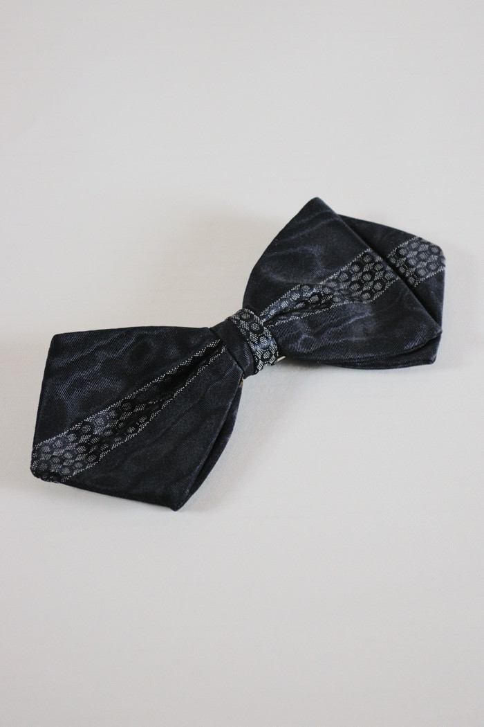 Polka dots 1950s Sulka bow tie clip on black silk moire taffeta faille pointed ends