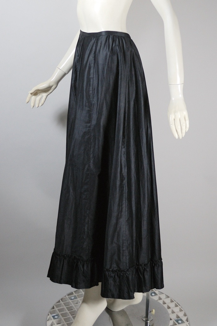 black polished cotton 1900s underskirt skirt with flounced ruffle hem size XS 25 inch waist