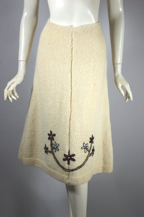 Cream wool skirt 70s hand knit floral embroidery S-M