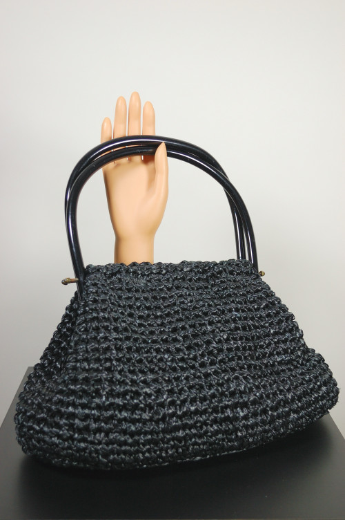 * vintage purse ୨୧ .·*° 貝がらの 小物入れ がま口 Morris Moskowitz 1960s bag large black crochet straw top handle purse