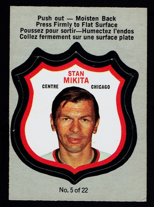 1972 OPC Player Crests #05 Stan Mikita GD