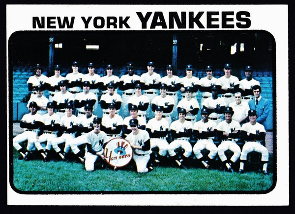 1973 Topps #556 New York Yankees Team Card EX-