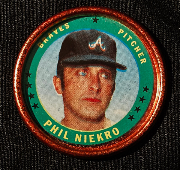 1971 Topps Coins #037 Phil Niekro