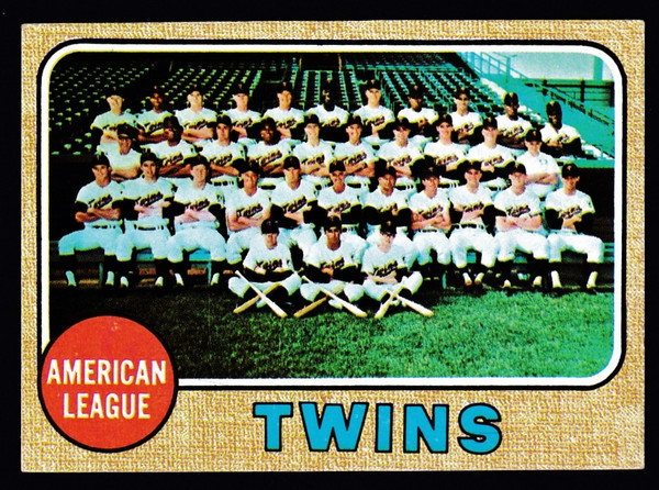 1968 Topps #137 Minnesota Twins Team EX