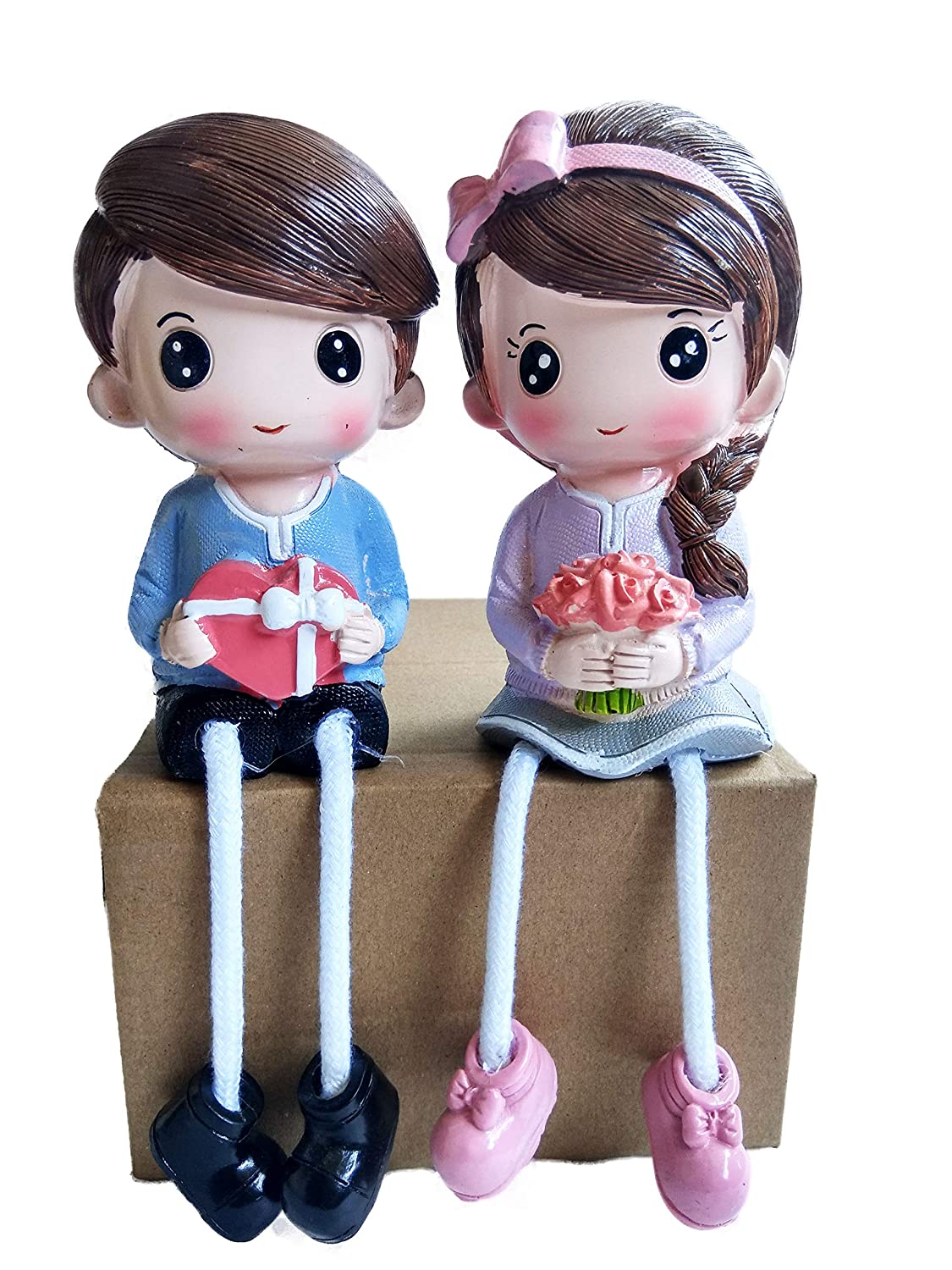 Homesutraa 5 inch Resin Love Couple Boy & Girl with Hanging Legs Showpiece  Dolls for Home