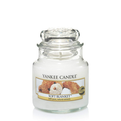 Yankee Candle Soft Blanket Medium Jar Candle, Fresh Scent by Yankee Candle