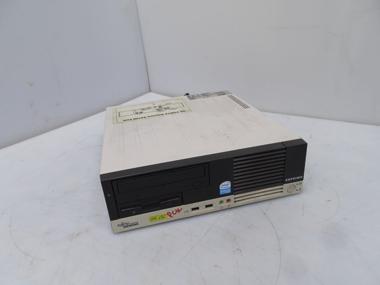 FUJITSU SIEMENS K690-V411-1071 DESKTOP COMPUTER (158535 - USED)