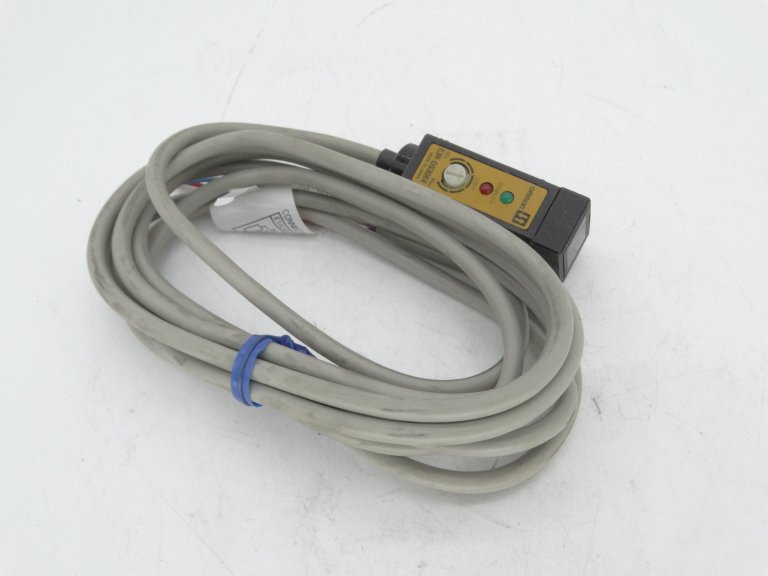 Heschen Interruttore di prossimità fotoelettrico a infrarossi a colonna M18, tipo di riflessione diffusa E3F-DS30P3, 10-30CM, 10-30VDC 200mA, PNP NO NC, 4 fili