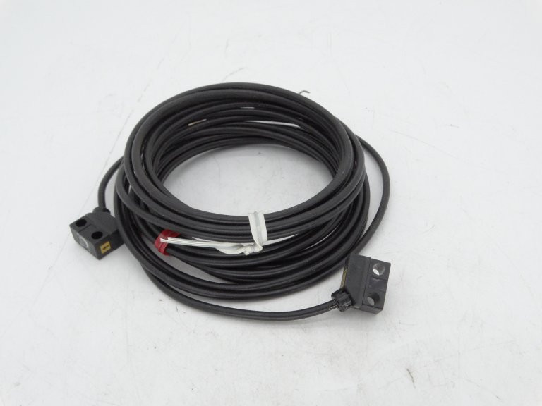 One New Omron E3C-S30W E3CS30W Photoelectric Switch Fash Shipping