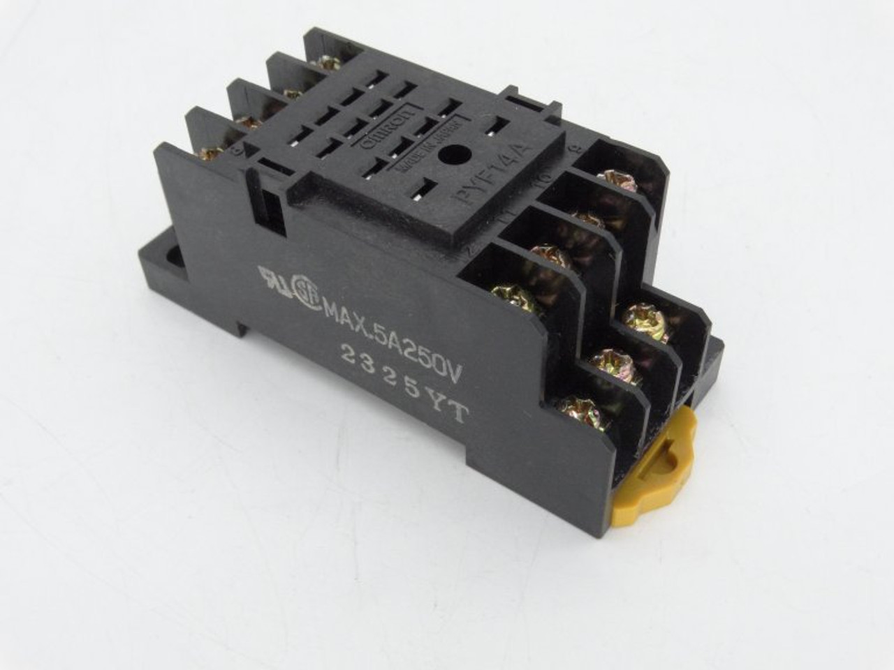 Omron PYF14A Relay Socket
