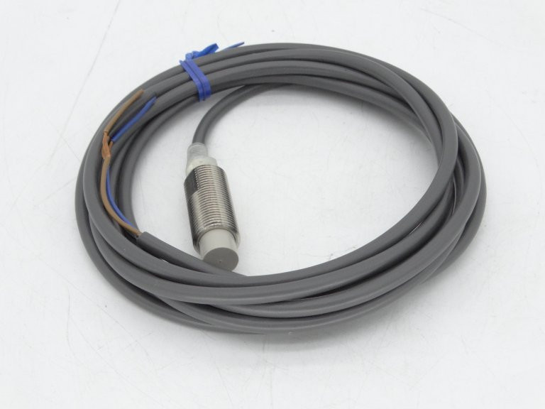 One New Omron E2E-X5E1 E2EX5E1 Proximity Switch Sensor Expedited - Foto 2