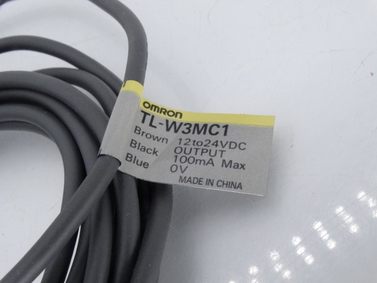 Omron TL-W3MC1 Sensor