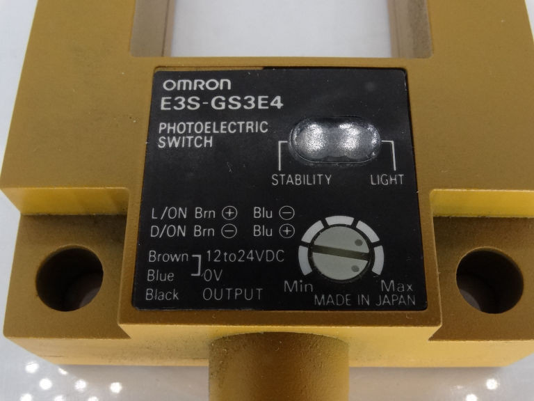 OMRON E3S-GS3E4 Switch - SIGMA Surplus