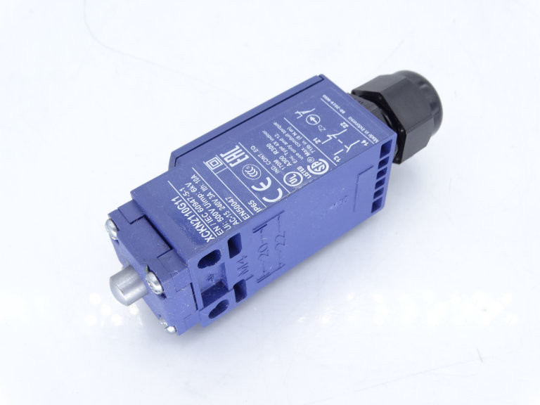 Plastic (Body Material) XCKN2110G11-LS 1NO1NC SA CE PG11 METAL END PLUN, Ip65 At Rs 661/piece In - 10