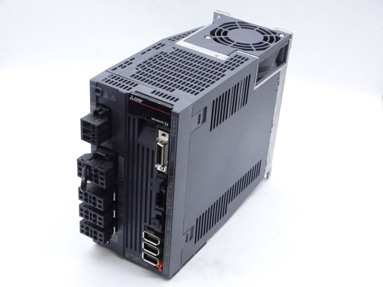Mitsubishi MR-J4W3-222B Servo Drive