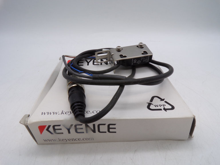 1PC New Keyence PZ-V13P PZV13P Sensor