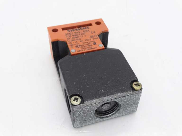 Siemens 3SE2243-0XX Switch