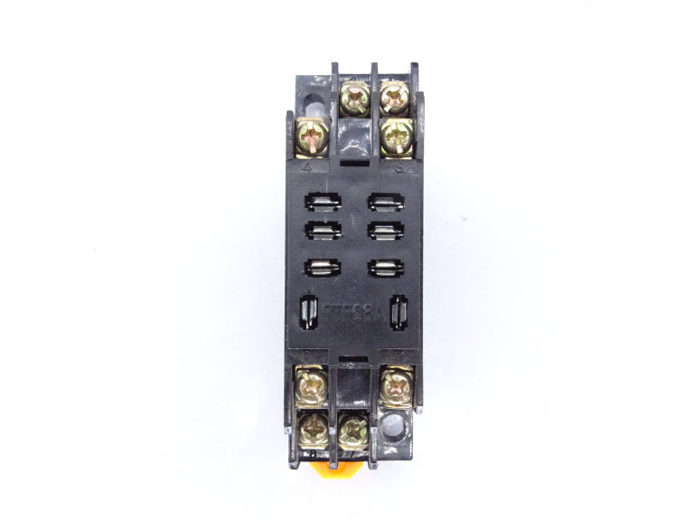 Zoccolo Porta Relè Omron PTF08A-E Per Relè Serie LY/LY2, 8 Pin, Nuovo