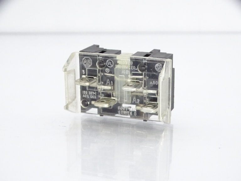 Catlog Board 2台＋Catlog  Allen Bradley 800T-XA2 Series D Contact Block