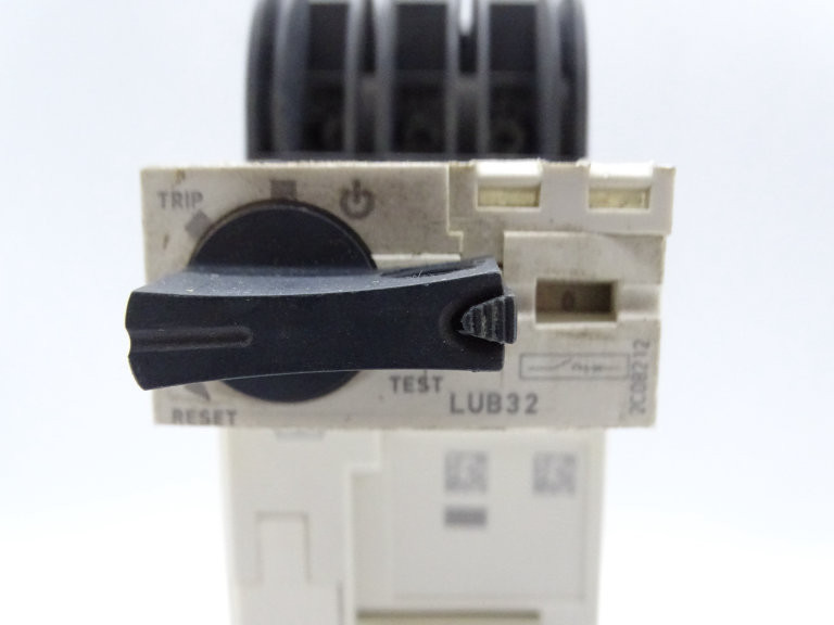 Contacteur Démarreur Moteur Schneider Electric LUCA32BL 8-32A 3 Poles - Occasion