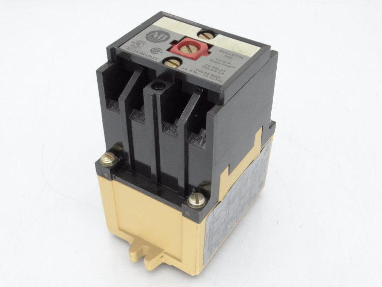 ALLEN BRADLEY 700-P000A1 SERIES B RELAY