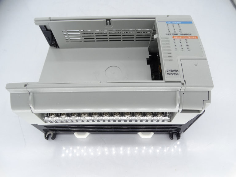 Allen Bradley 1764-24BWA Series A PLC Module