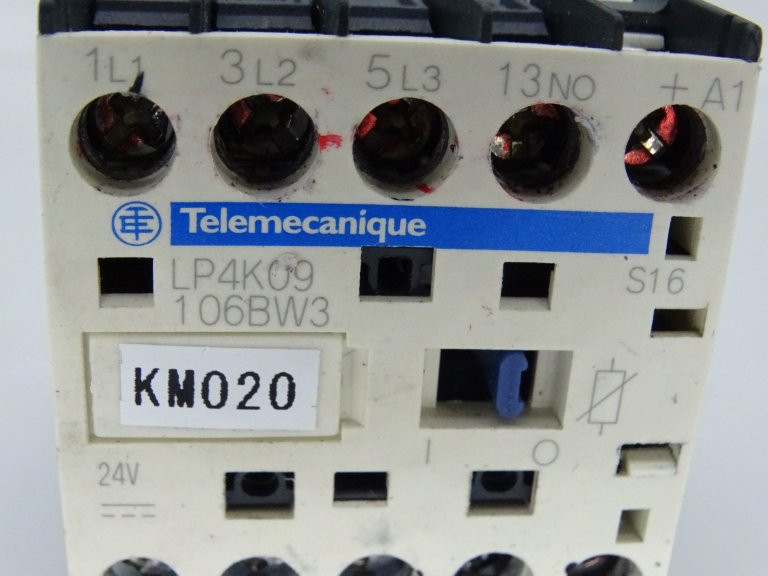 SCHNEIDER ELECTRIC - KIT CUBICOLO PASSAGGIO SBARRE