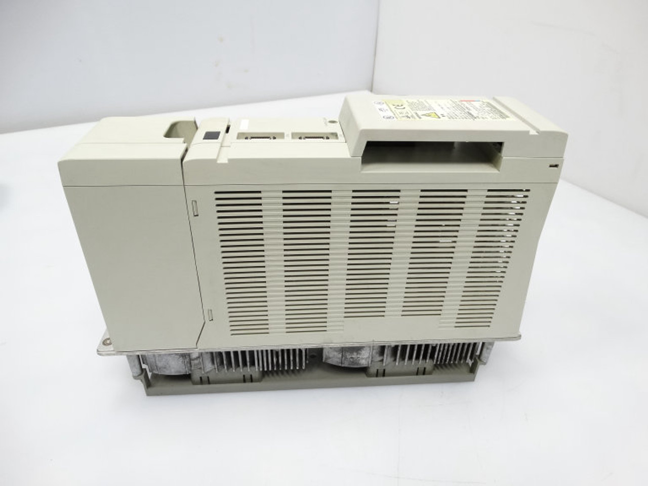 Mitsubishi MDS-C1-CV-110 Power Distribution Block