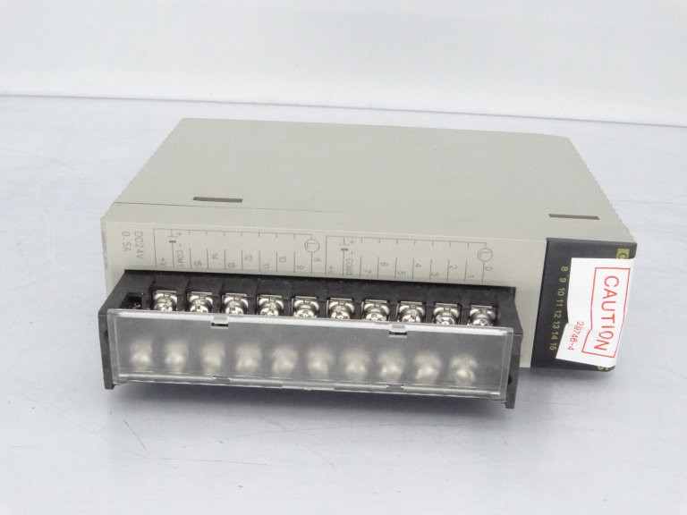 Omron CS1W-OD211 PLC Module